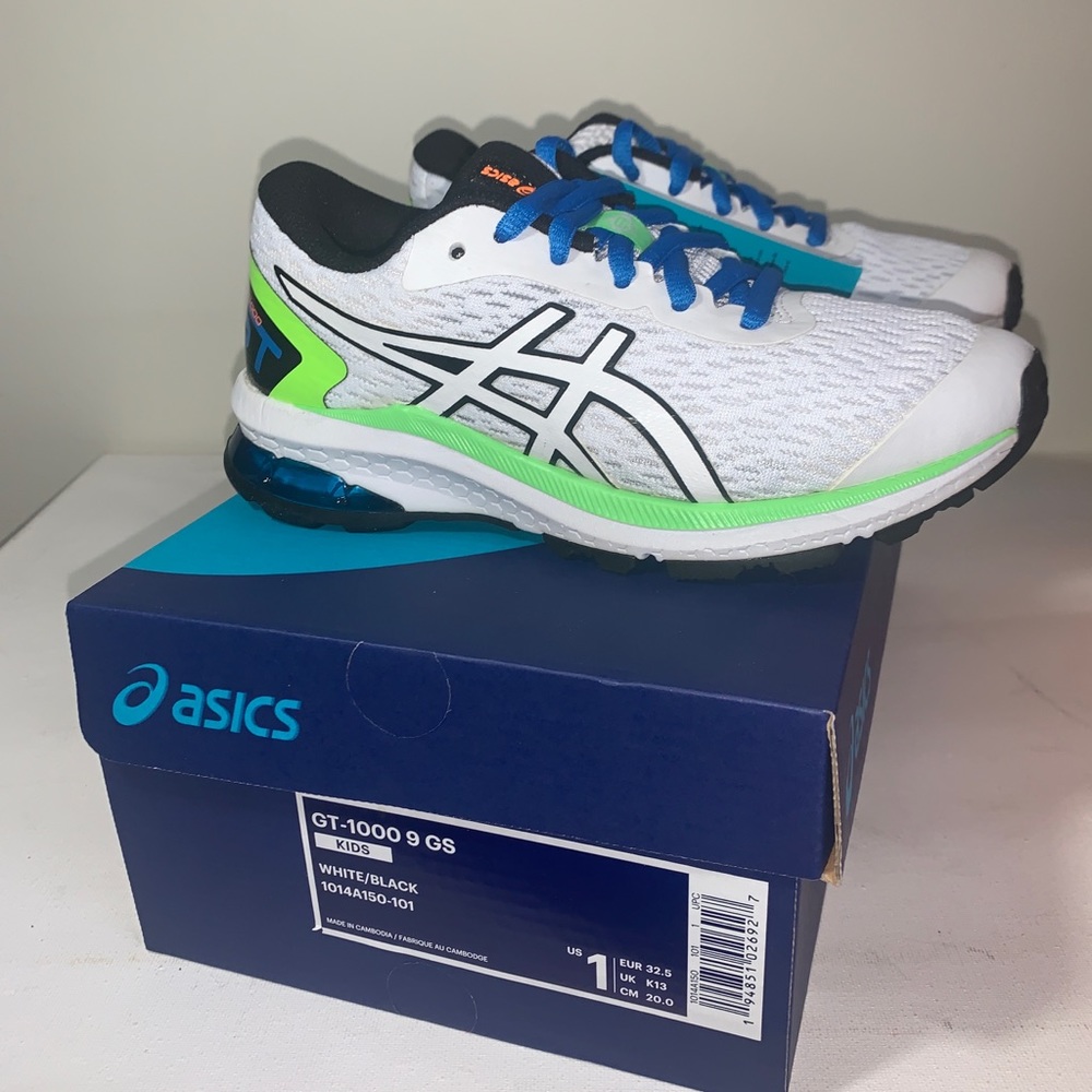 ASICS Boys Shoes Size 1 NEW IN BOX